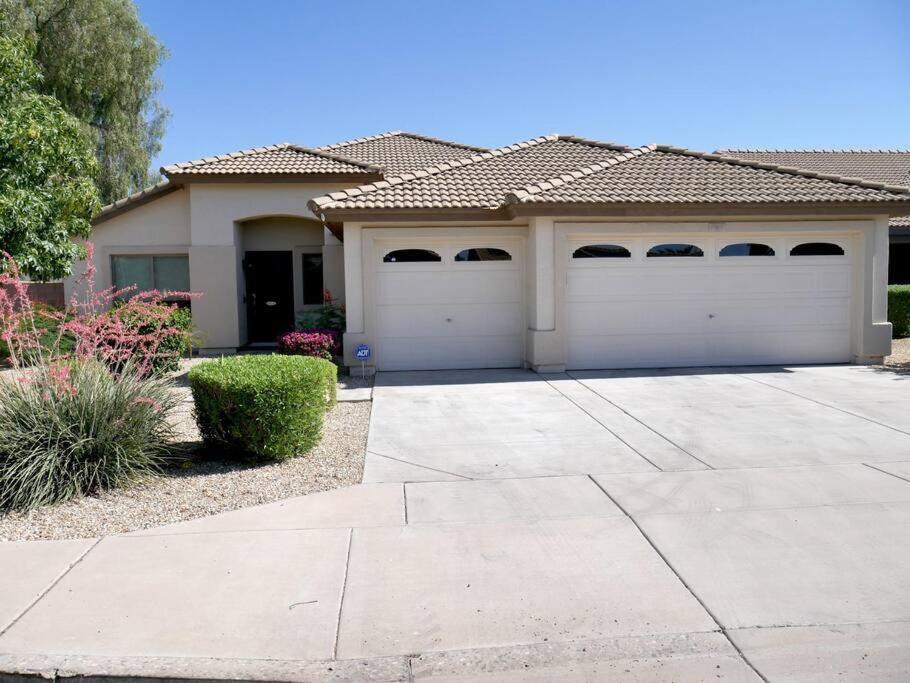 Bright & Fresh Oasis Near Goodyear Ballpark Exterior photo